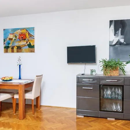Comfortable, Balcony, Sea View, Garage Marija Ποντστράνα
